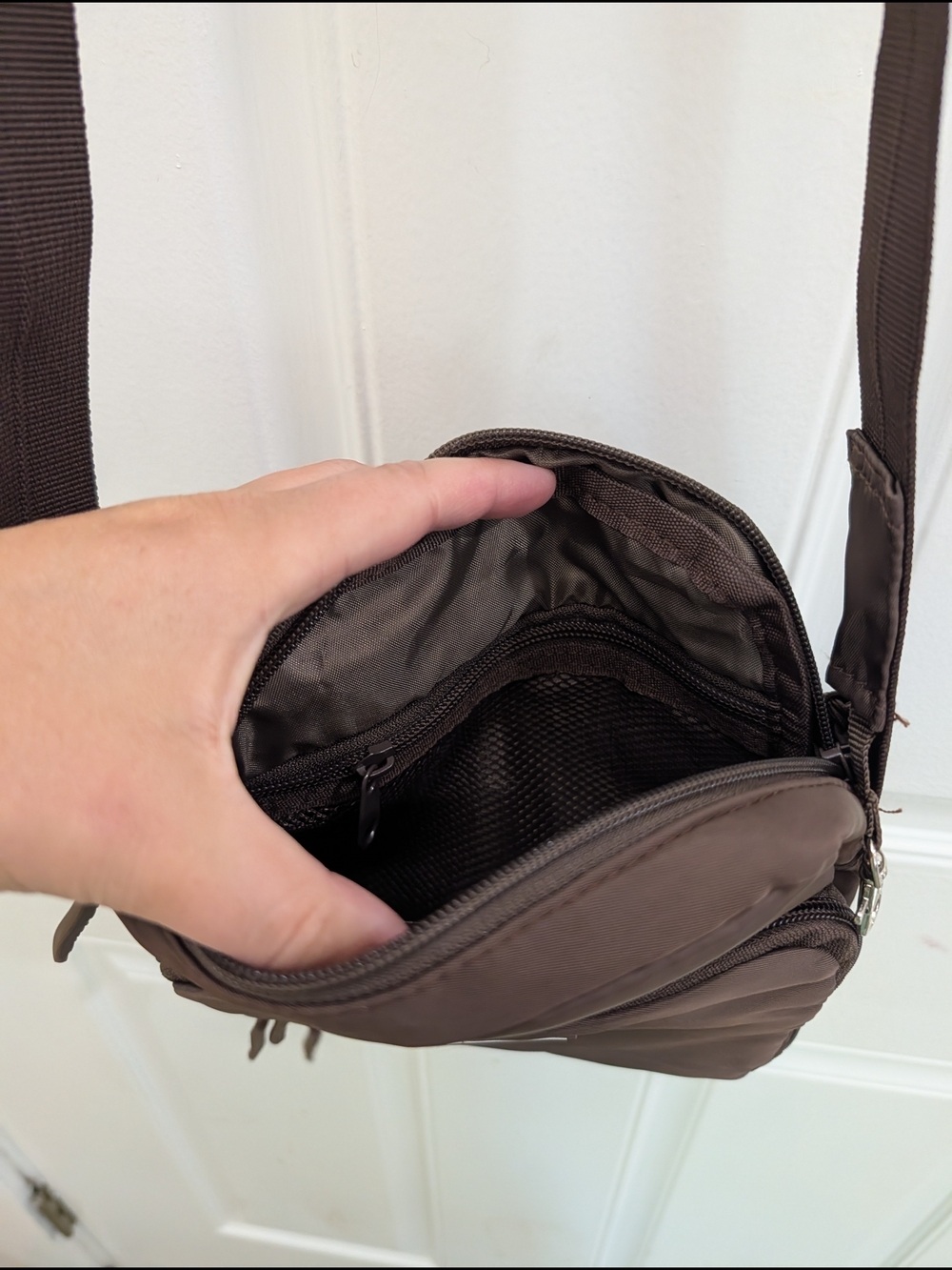 NWT The Foldie Brown Sling Bag - Picture 10 of 11